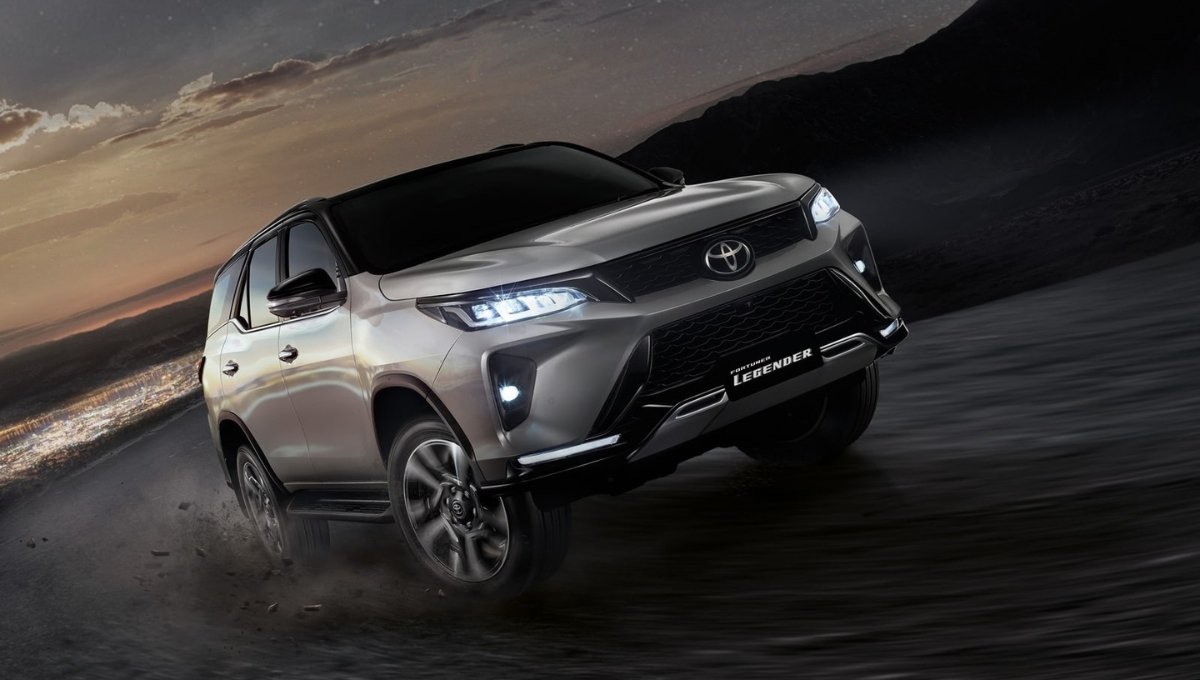 Fortuner Legender Review